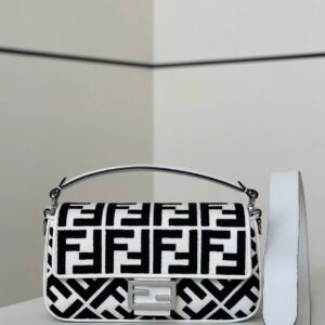 شنطة فيندي 39