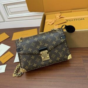 شنطة لويس فيتون