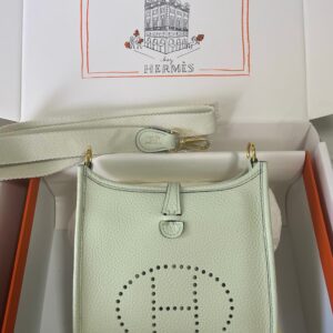 شنطة هيرميس إيفيلين