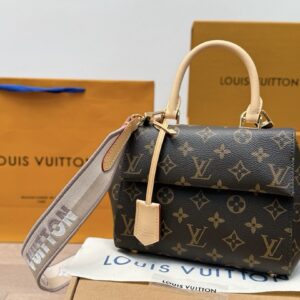 بوتيك مون - شنطة لويس فيتون
