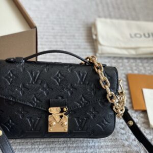 بوتيك مون - لويس فيتون